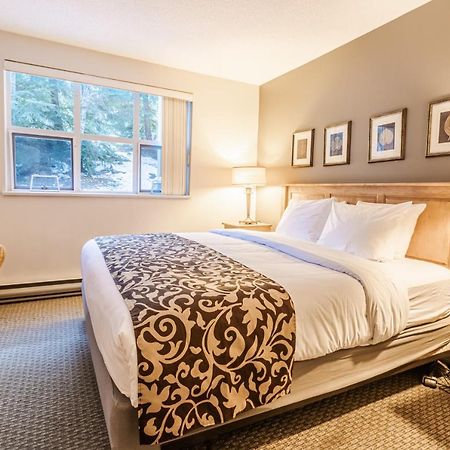 Snowbird Townhouses By Elevate Vacations ウィスラー エクステリア 写真