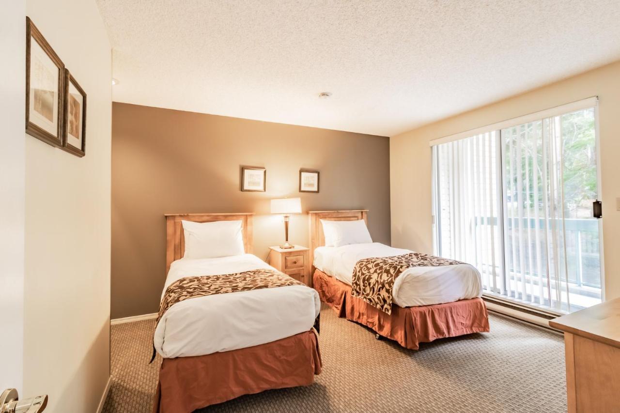 Snowbird Townhouses By Elevate Vacations ウィスラー エクステリア 写真