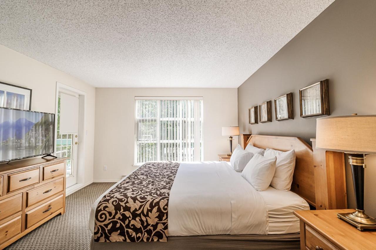 Snowbird Townhouses By Elevate Vacations ウィスラー エクステリア 写真
