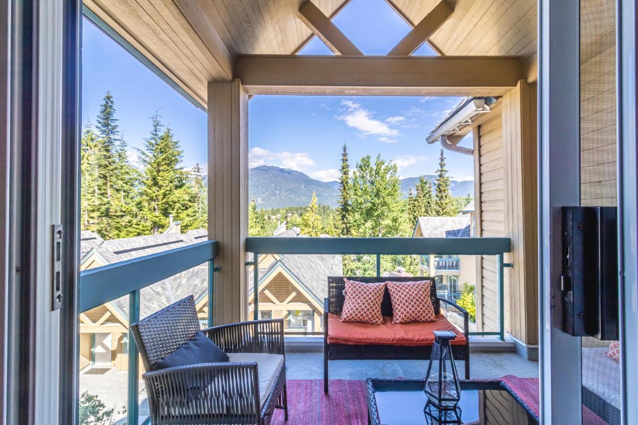 Snowbird Townhouses By Elevate Vacations ウィスラー エクステリア 写真