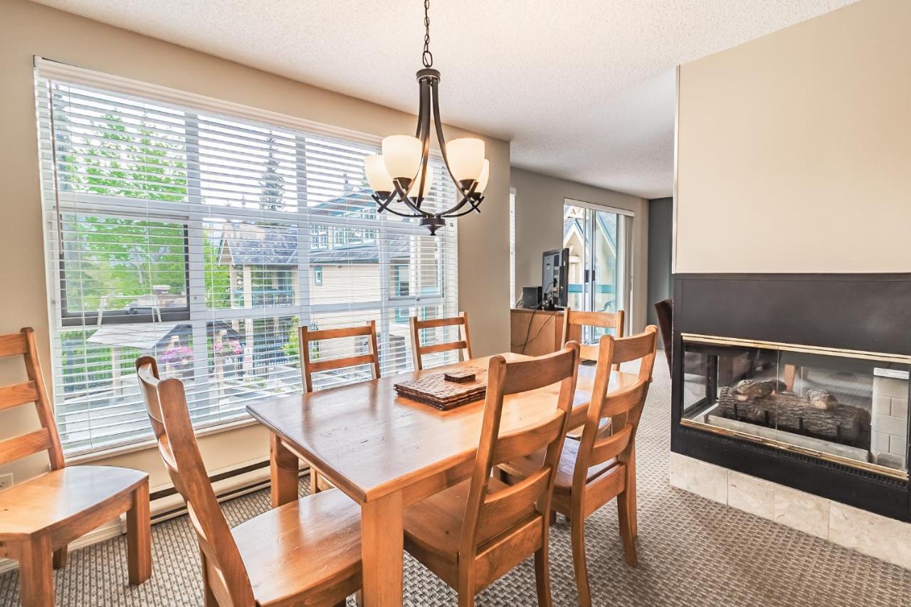Snowbird Townhouses By Elevate Vacations ウィスラー エクステリア 写真