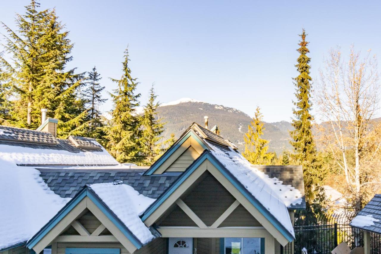Snowbird Townhouses By Elevate Vacations ウィスラー エクステリア 写真