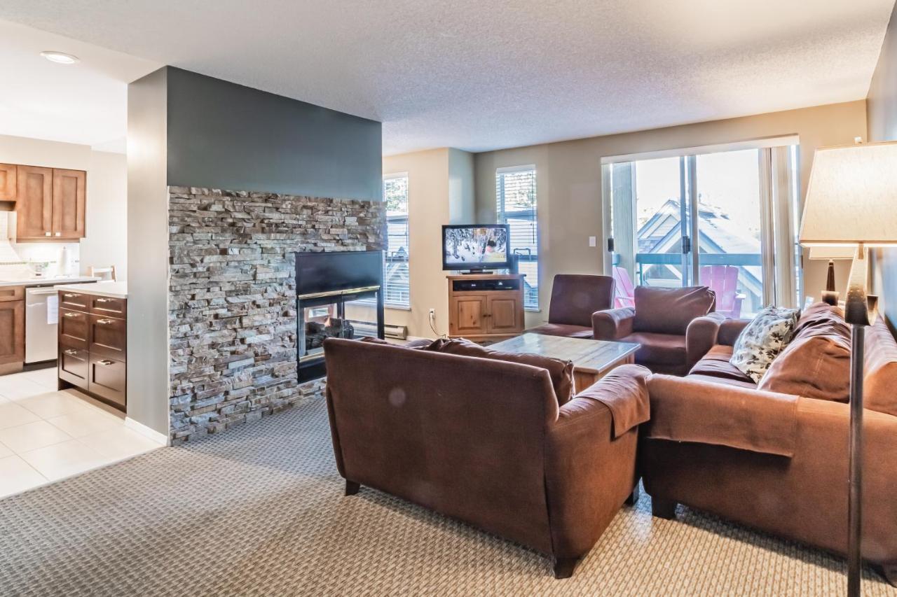 Snowbird Townhouses By Elevate Vacations ウィスラー エクステリア 写真